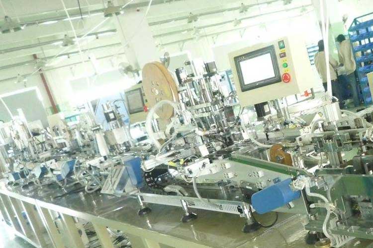 1533019936112018.jpg 鋰電池車(chē)間.jpg